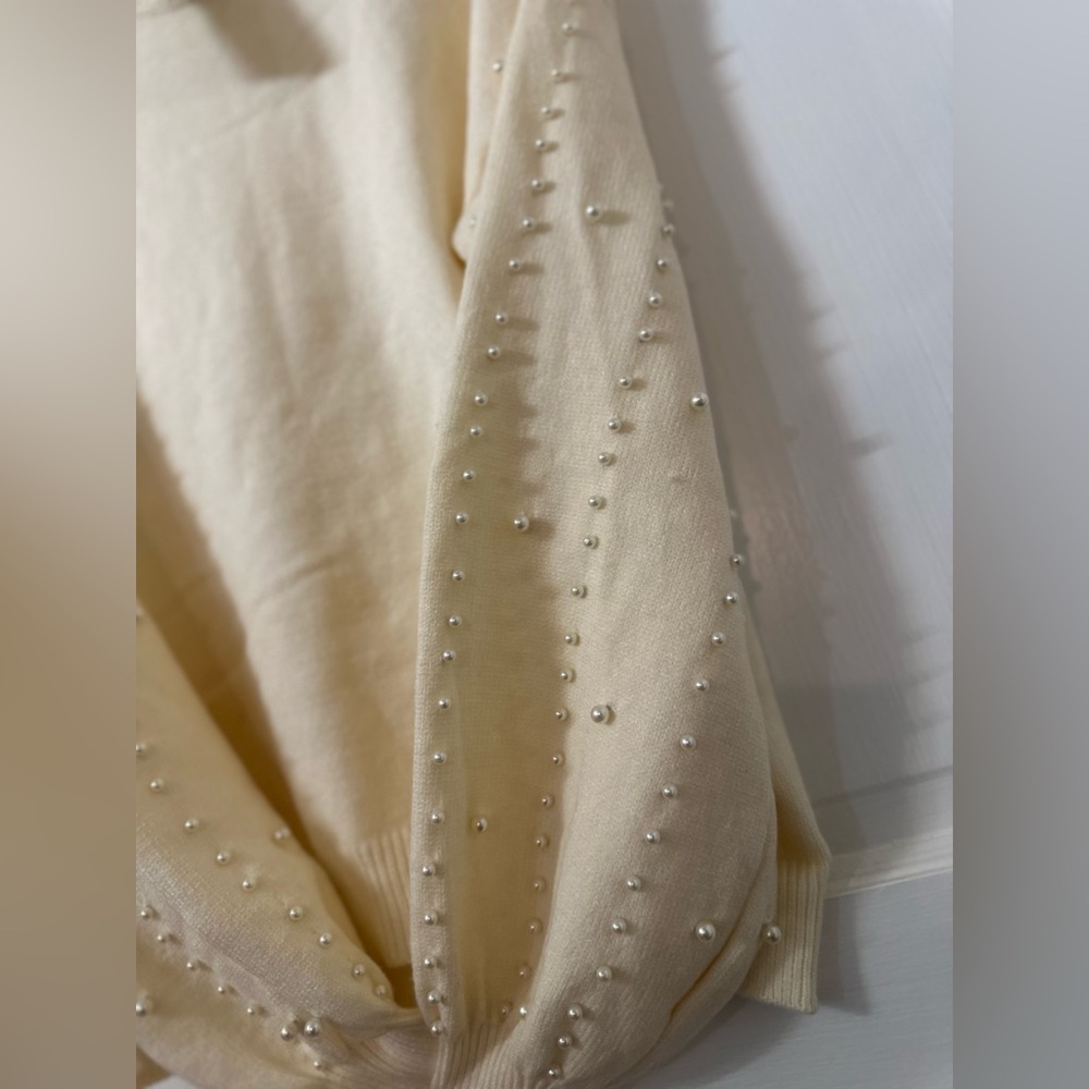 White Birch Cream Sweater with Pearl Accents NWT - Picture 6 of 8
